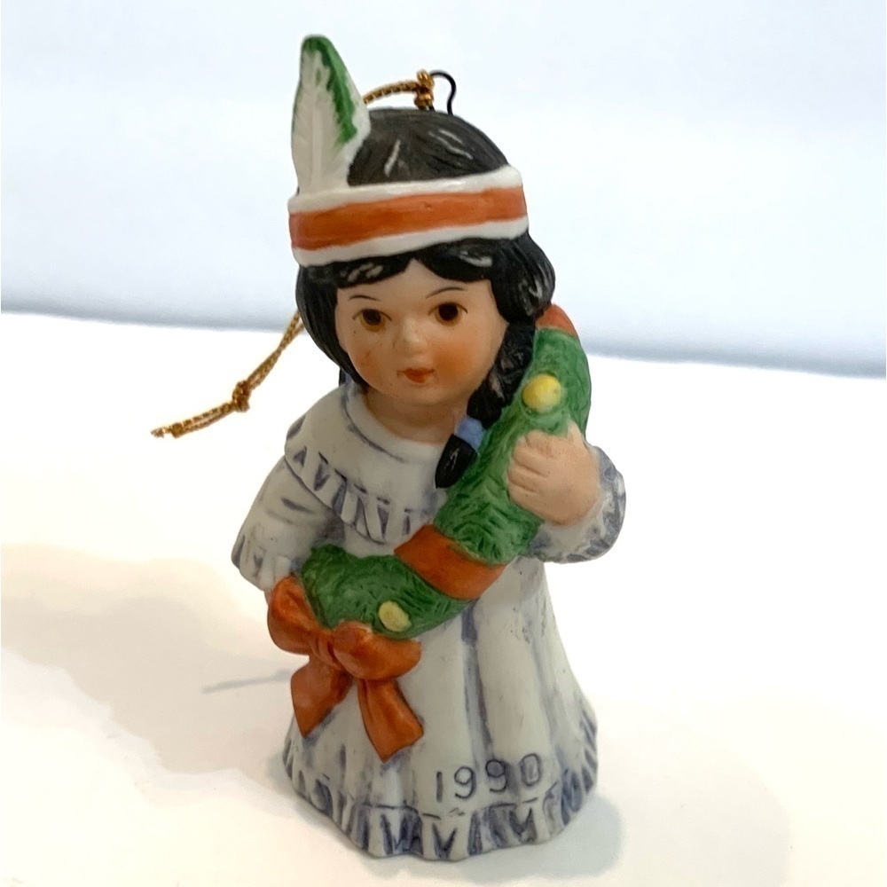 Perillo Sagebrush Kids bell Native Child- Wreath ~ 3 3/4" 1990 Vintage figurine